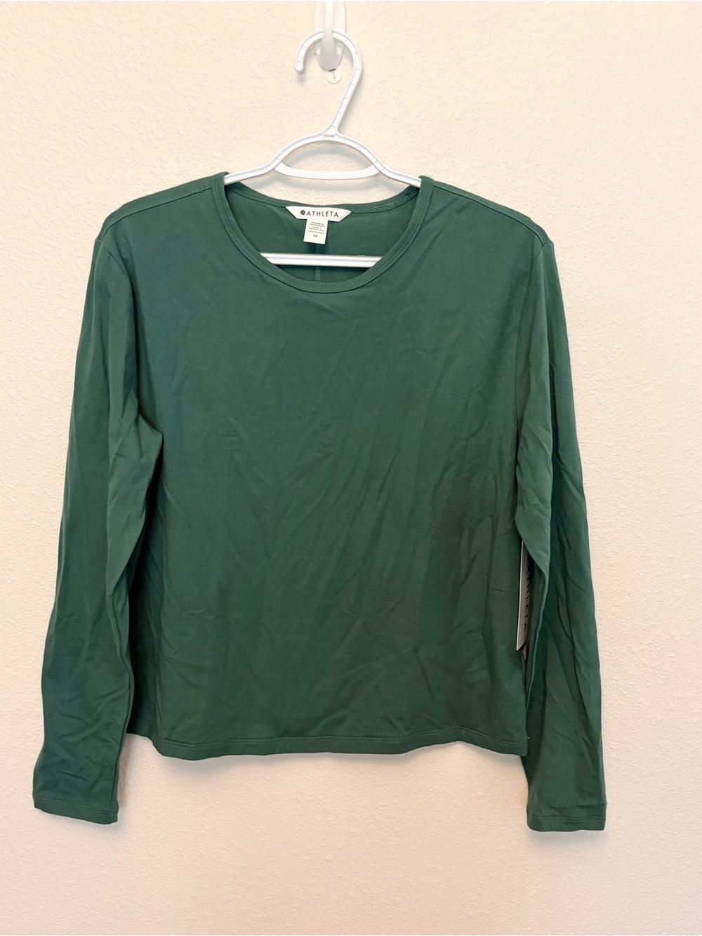 NWT Athleta Essential Top Womens Long Sleeve Scoop Neck Stretch Green Sz M